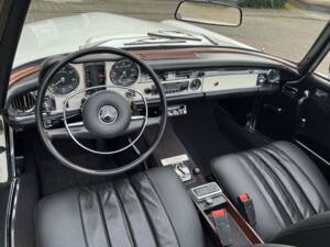 Image 37/100 of Mercedes-Benz 280 SL (1970)