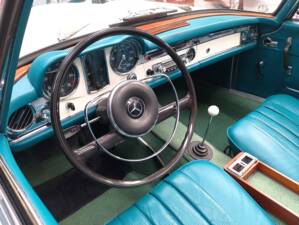 Bild 31/79 von Mercedes-Benz 230 SL (1965)