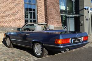 Image 13/43 of Mercedes-Benz 300 SL (1989)