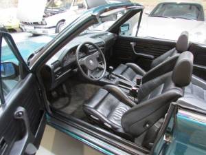 Afbeelding 27/30 van BMW 318i (1992)