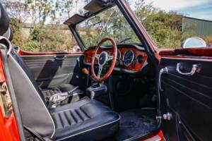 Image 2/30 of Triumph TR 5 PI (1968)