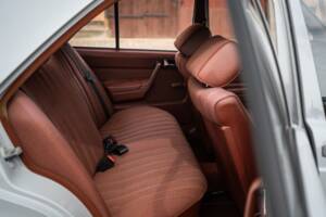 Bild 50/62 von Mercedes-Benz 190 E (1983)