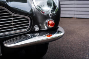 Imagen 47/49 de Aston Martin DB 6 Mk II (1970)