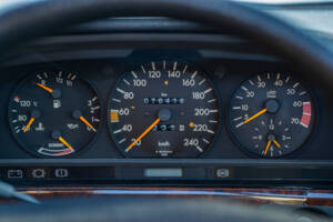 Image 27/44 de Mercedes-Benz 500 SEL (1984)