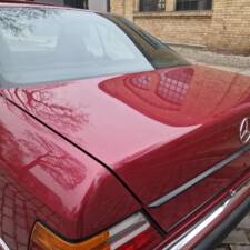 Immagine 58/162 di Mercedes-Benz 230 CE (1989)