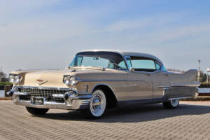 Image 4/29 of Cadillac 60 Special Fleetwood (1958)