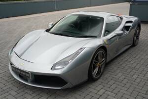 Image 32/50 of Ferrari 488 GTB (2017)