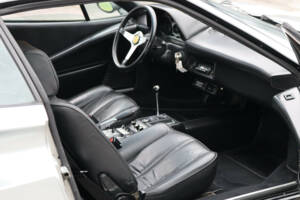 Bild 29/50 von Ferrari 308 GTB (1977)