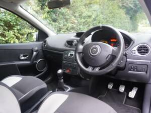 Bild 8/18 von Renault Clio Gordini R.S. (2010)