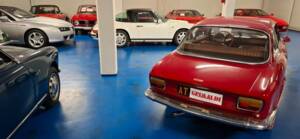 Image 12/32 of Alfa Romeo Giulia GT 1300 Junior (1974)