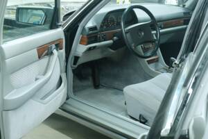 Bild 38/50 von Mercedes-Benz 300 SEL (1991)