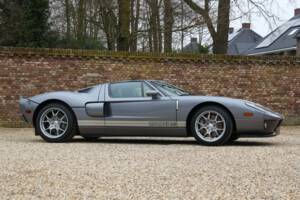 Bild 49/50 von Ford GT (2006)