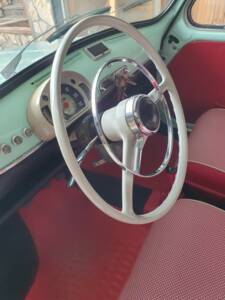 Image 3/8 de FIAT 600 D (1961)