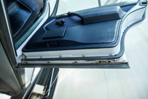 Image 48/50 of Mercedes-Benz 200 (1986)