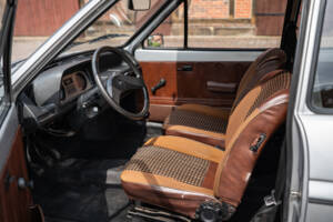 Image 21/36 of Ford Fiesta (1977)