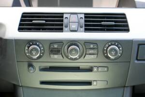 Bild 22/46 von BMW M5 (2005)