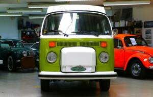 Image 2/25 de Volkswagen T2b Camper (1979)