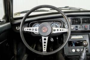 Afbeelding 7/50 van MG MGB GT (1972)