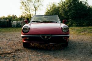 Image 2/9 of Alfa Romeo 2.0 Spider (1989)