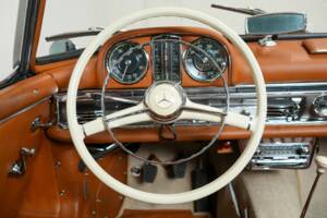 Immagine 38/48 di Mercedes-Benz 300 SL Roadster (1959)