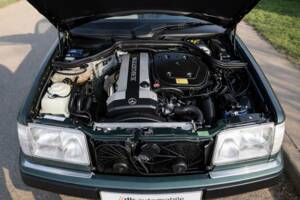 Bild 14/30 von Mercedes-Benz 300 CE-24 (1992)