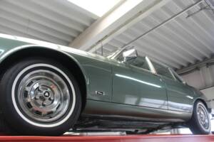 Image 11/50 of Jaguar XJ 6 4.2 (1985)