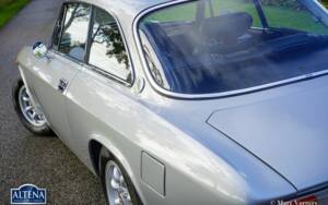Bild 44/62 von Alfa Romeo 2000 GT Veloce (1974)