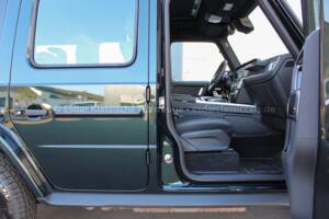Image 17/32 of Mercedes-Benz G 500 (LWB) (2023)