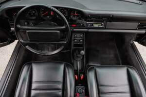Image 76/108 de Porsche 911 Carrera 3.2 (1989)