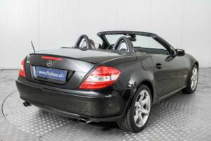 Immagine 27/50 di Mercedes-Benz SLK 200 Kompressor (2004)