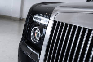 Image 29/36 of Rolls-Royce Phantom DHC (2008)