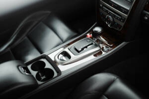 Image 25/33 of Jaguar XKR (2008)