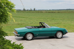 Bild 29/50 von Alfa Romeo 2000 Spider Veloce (1979)