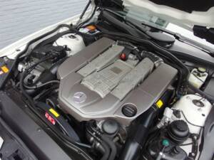 Image 76/97 de Mercedes-Benz SL 55 AMG (2003)