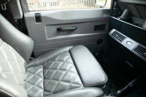 Image 16/50 of Land Rover Defender 90 "50th Anniversary" (1998)