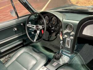 Bild 18/35 von Chevrolet Corvette Sting Ray Convertible (1965)