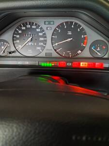 Bild 18/19 von BMW 318i (1992)