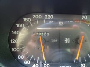 Immagine 6/81 di Alfa Romeo Giulietta 1.6 (1984)