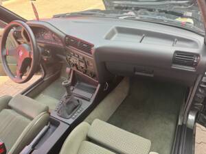 Image 20/55 de BMW 323i (1984)