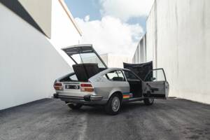 Image 2/32 of Alfa Romeo Alfetta GTV 2000 (1977)