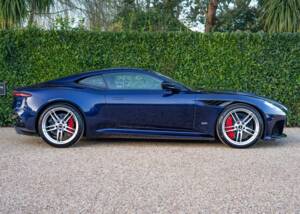 Immagine 5/50 di Aston Martin DBS Superleggera (2018)