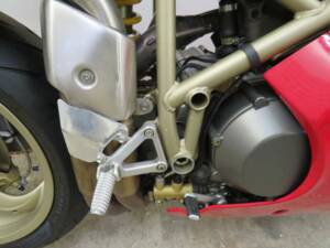 Bild 22/47 von Ducati 916 Strada (1994)