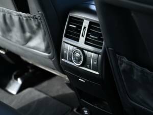 Image 44/49 of Mercedes-Benz ML 63 AMG (2013)