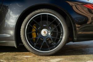 Image 29/50 of Porsche 911 Carrera GTS (2011)