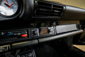 Image 27/38 of Porsche 911 Carrera 3.2 (1986)