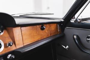 Image 82/100 of Ferrari 330 GT 2+2 (1965)