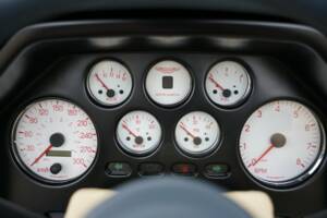 Bild 32/50 von Aston Martin V8 Zagato Vantage Volante (1990)