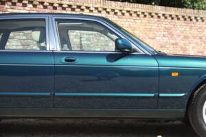 Bild 50/50 von Jaguar XJ 8 4.0 Executive (2001)