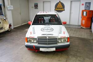 Imagen 7/36 de Mercedes-Benz 190 E 2.6 (1990)