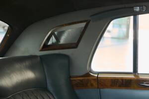 Image 48/50 of Bentley S 3 (1964)